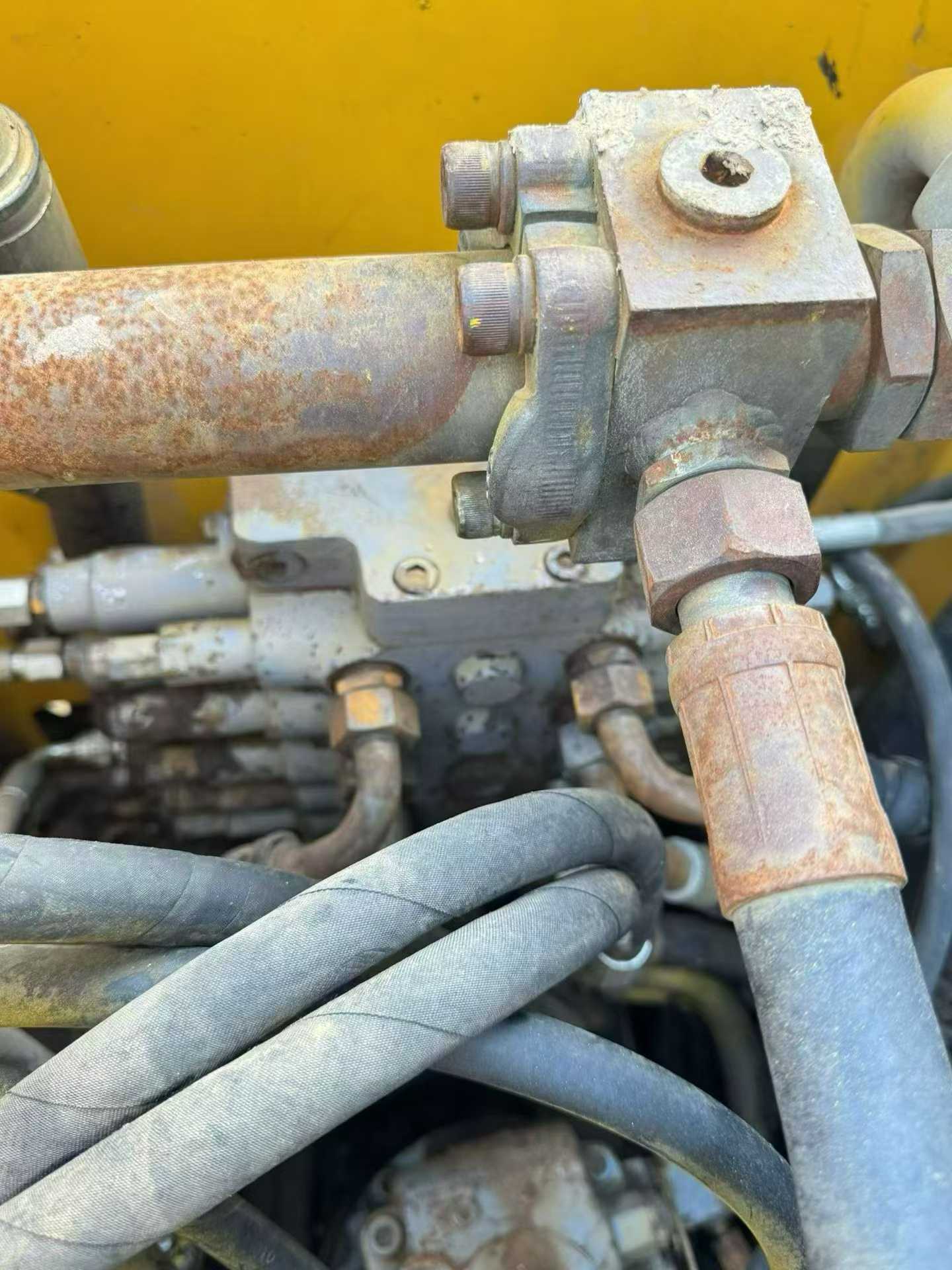شراء حفارة XCMG XE80 مستعملة / 2