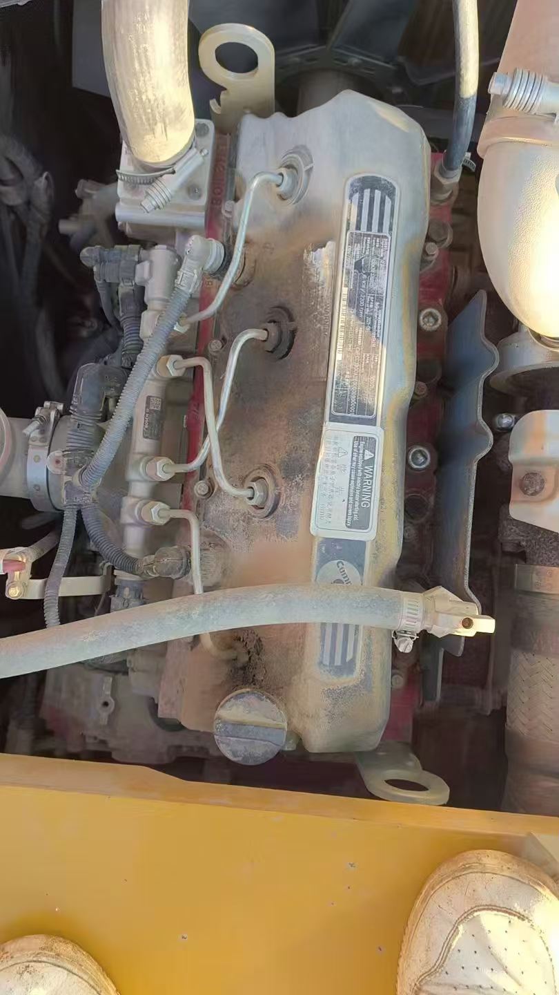 شراء حفارة XCMG XE135D مستعملة / 6