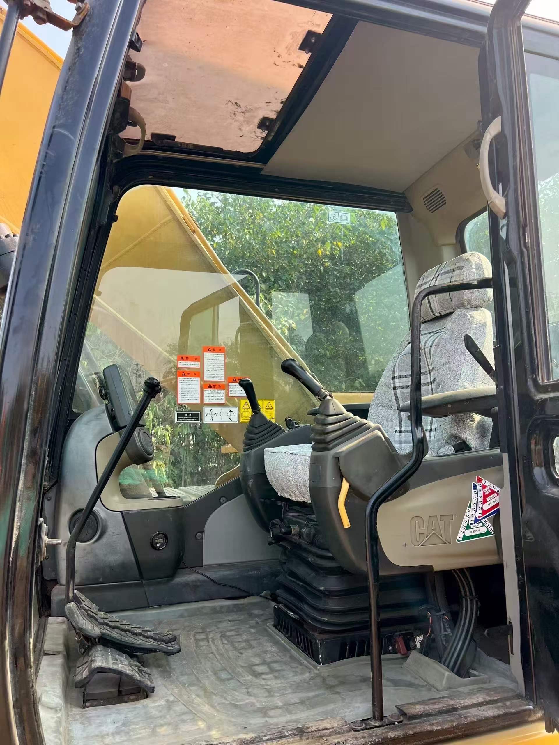Buy Caterpillar 320A Used Excavator / 5