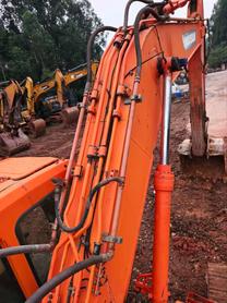 Buy Doosan DH225-7 Used Excavator / 4 Buy Doosan DH225-7 Used Excavator / 4