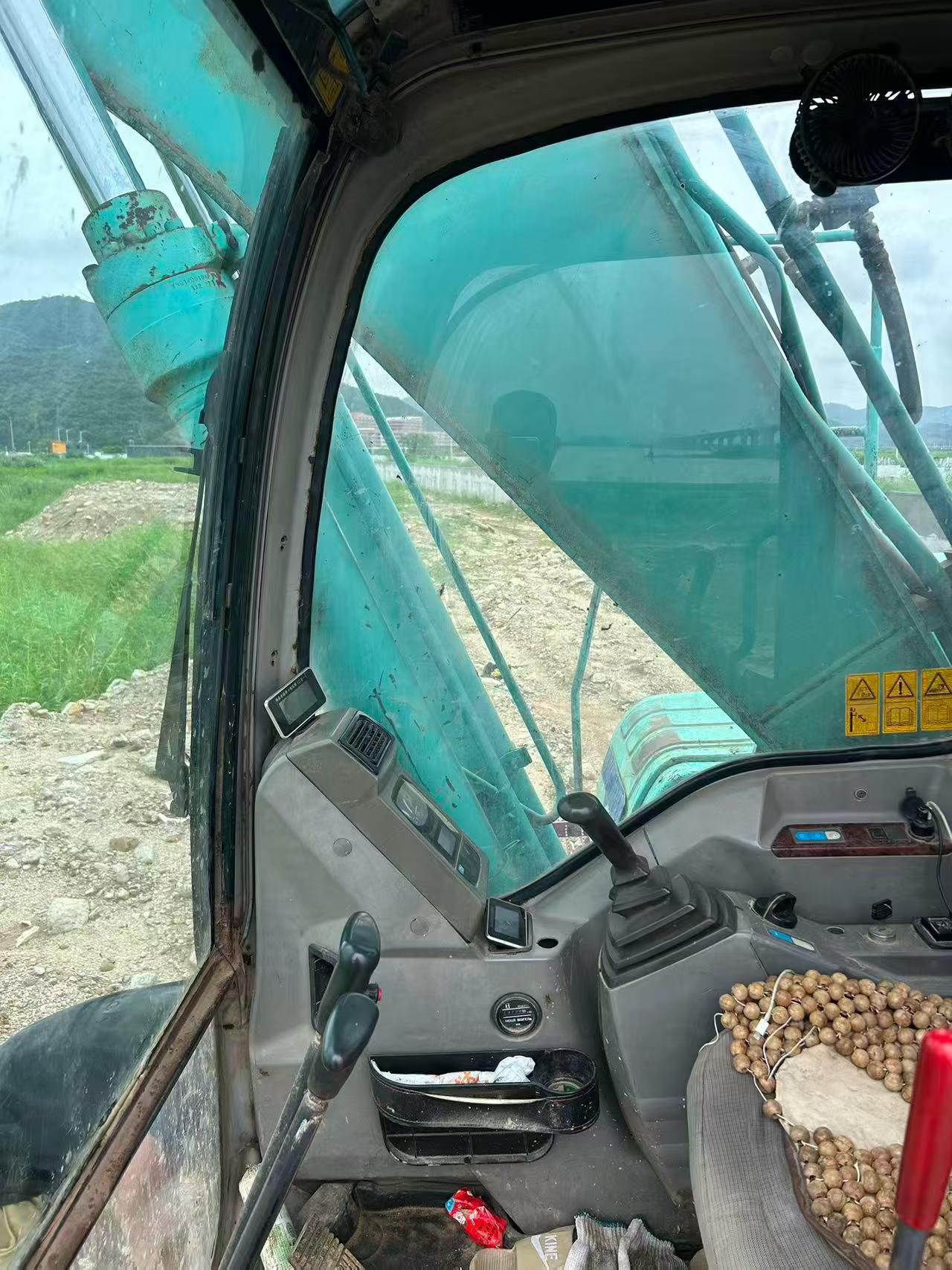 Buy Kobelco SK200-2 Used Excavator / 8