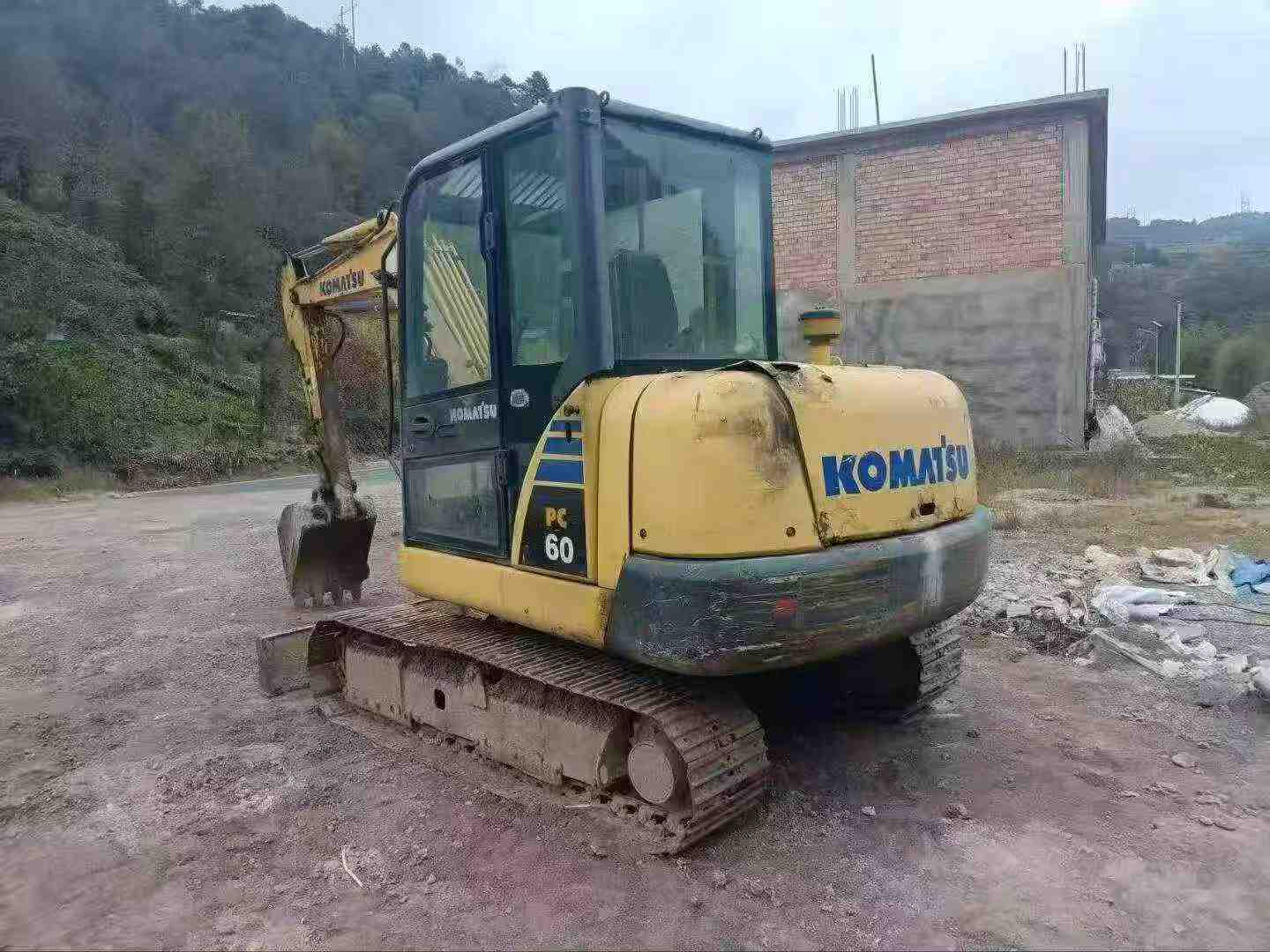 Buy Komatsu PC56-7 Used Excavator / 2