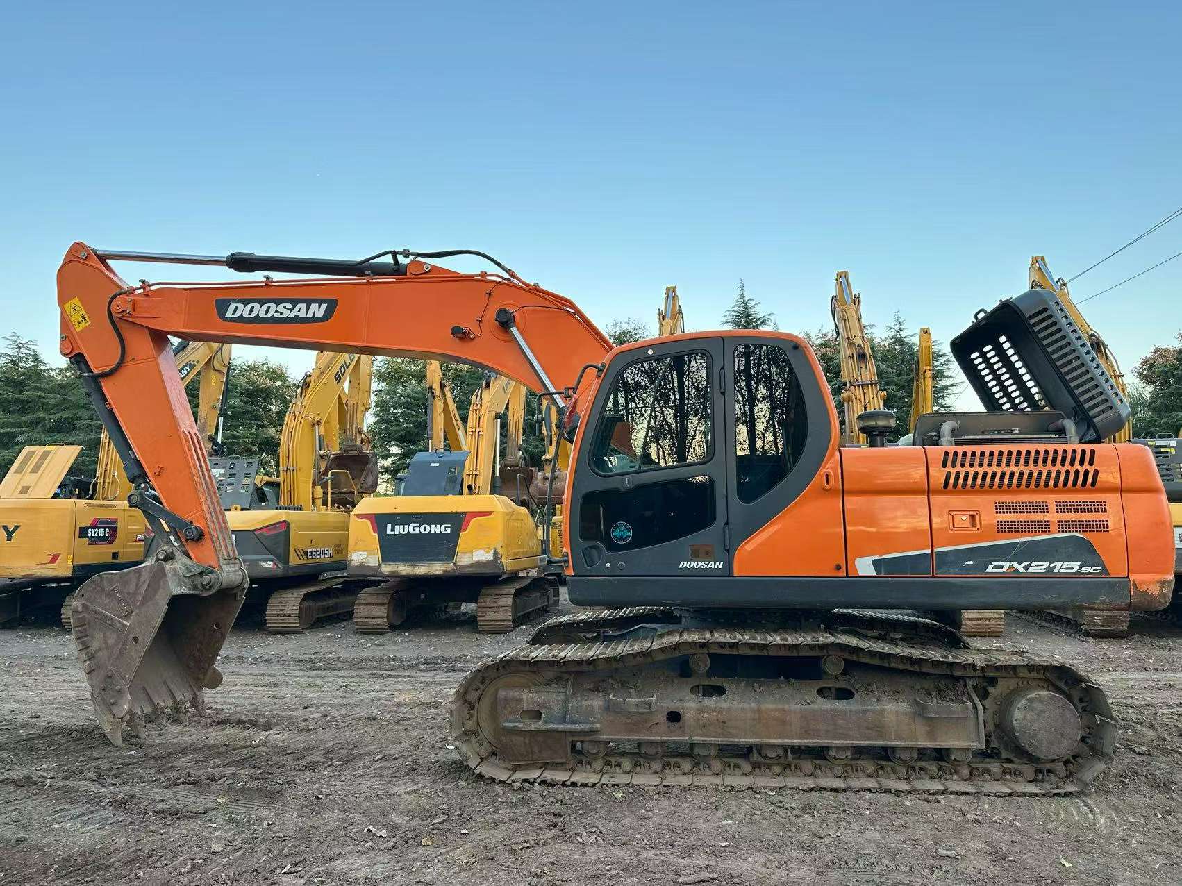 Buy Doosan DH200-3 Used Excavator / 1