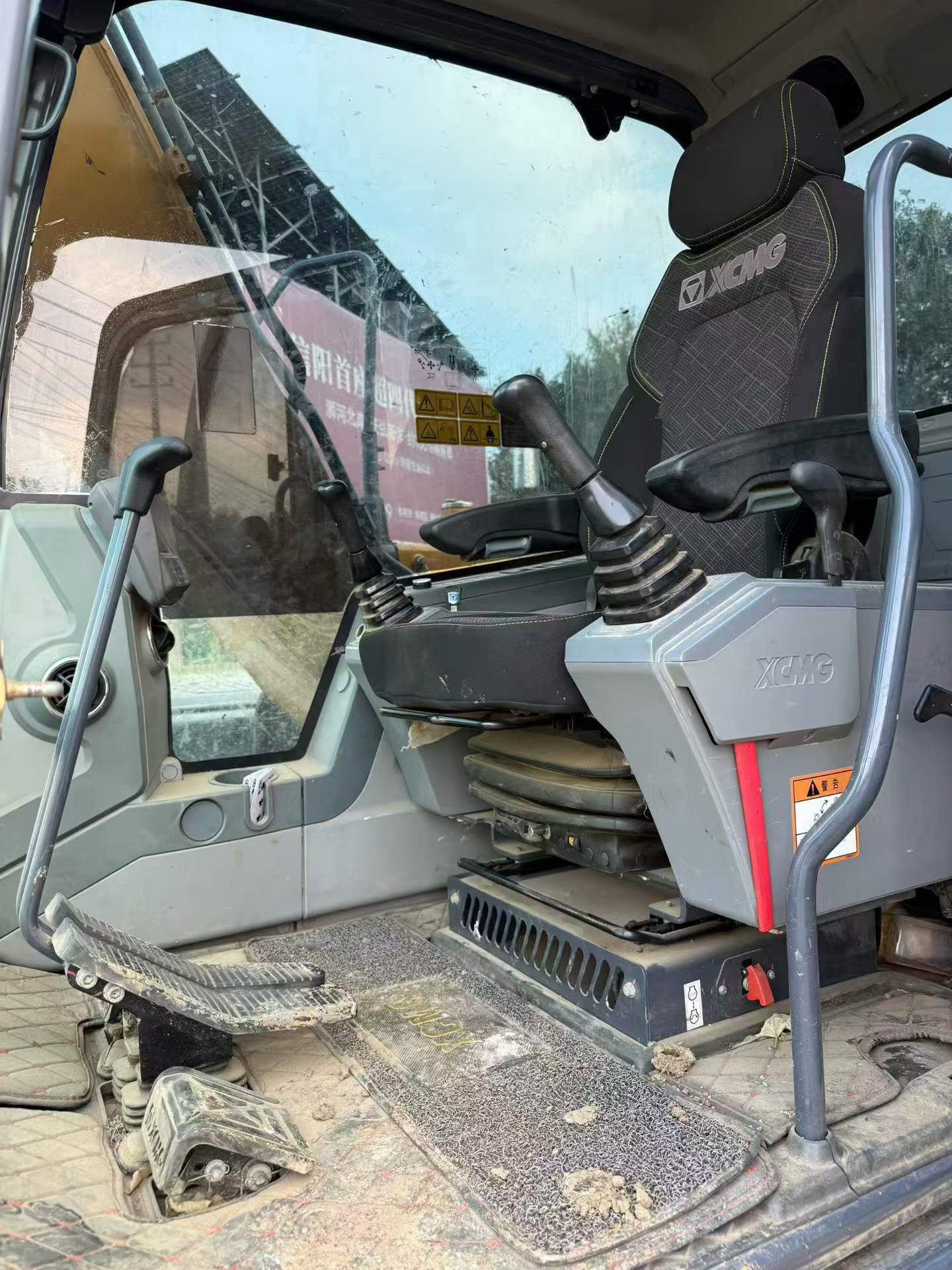 Buy XCMG XE135B Used Excavator / 3