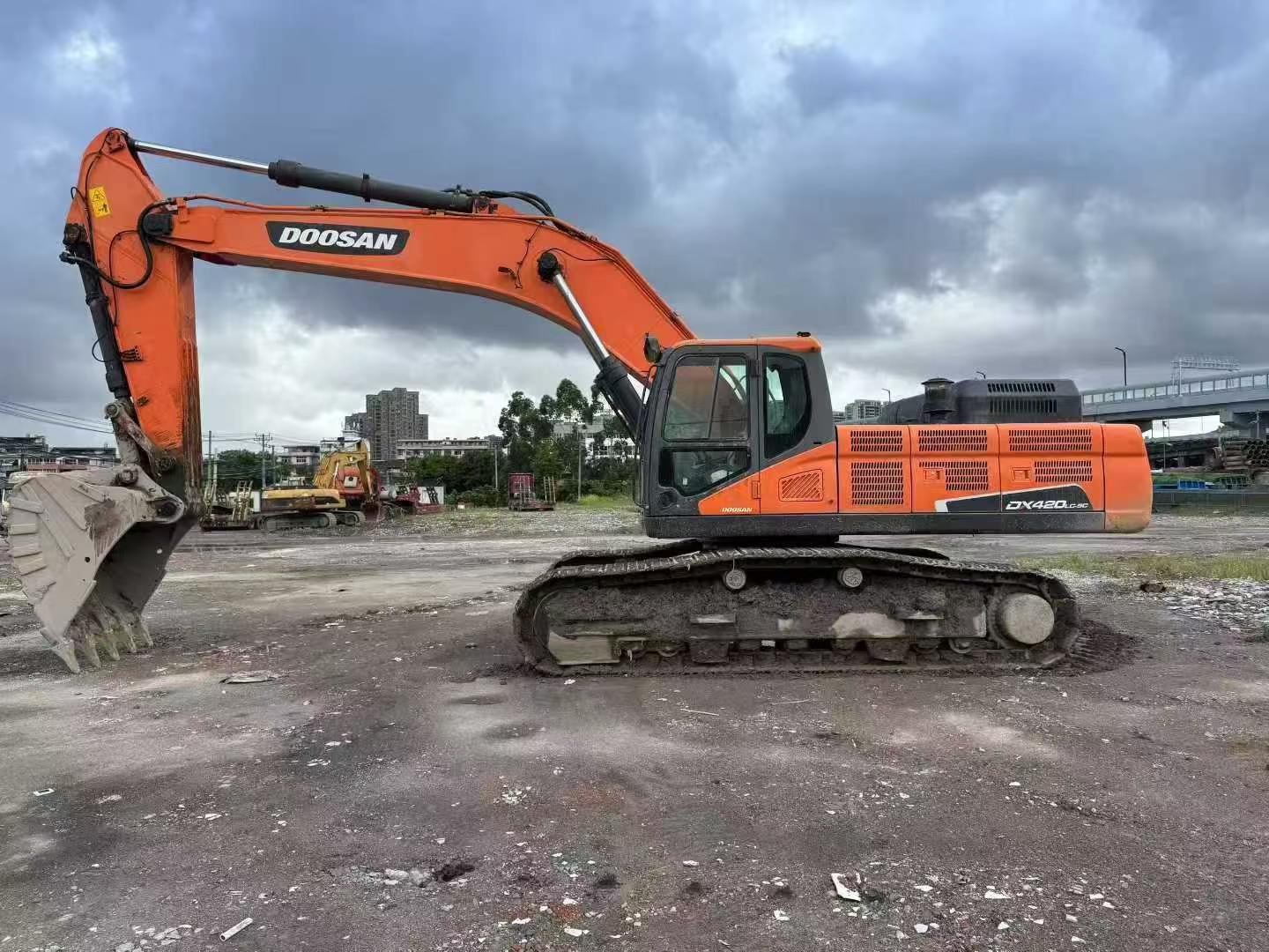 Buy Doosan DH420LC-7 Used Excavator / 2