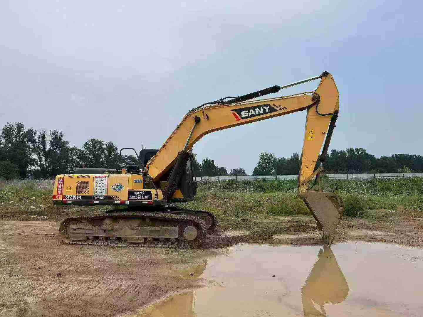 Buy Sany SY215C-8 Used Excavator / 2