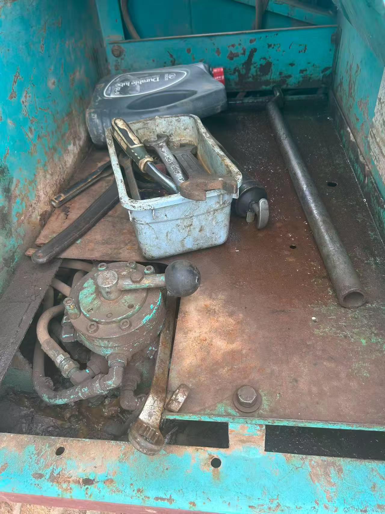 Buy Kobelco SK200-2 Used Excavator / 2