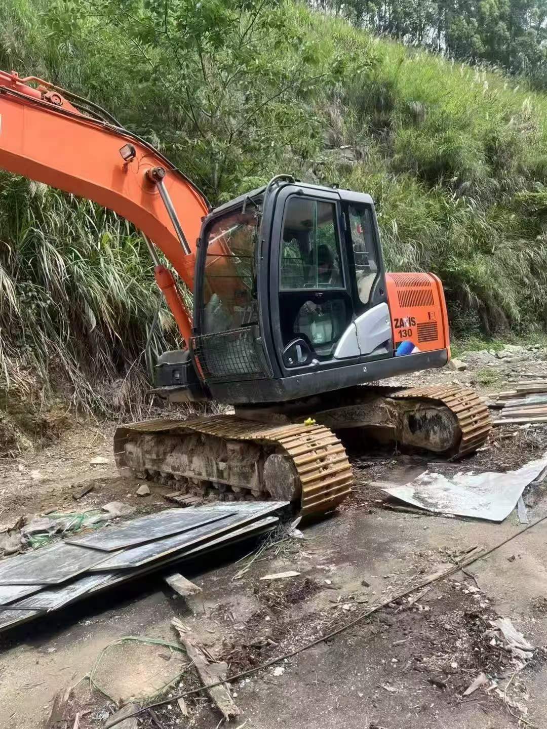 Buy Hitachi EX130 Used Excavator / 2