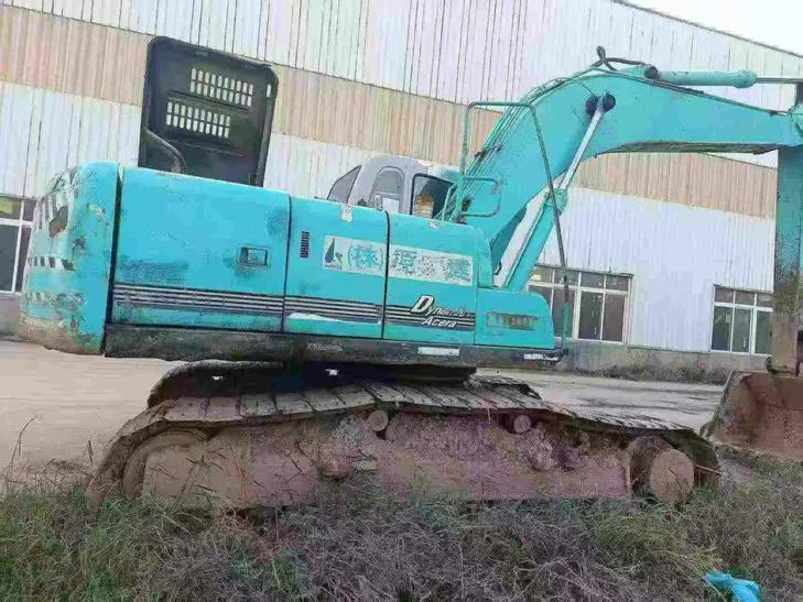 Buy Kobelco SK200-6 Used Excavator / 1
