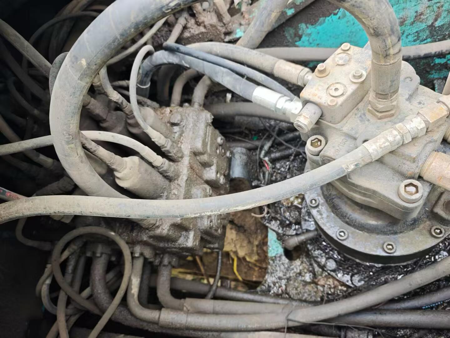 Buy Kobelco SK200 Used Excavator / 2