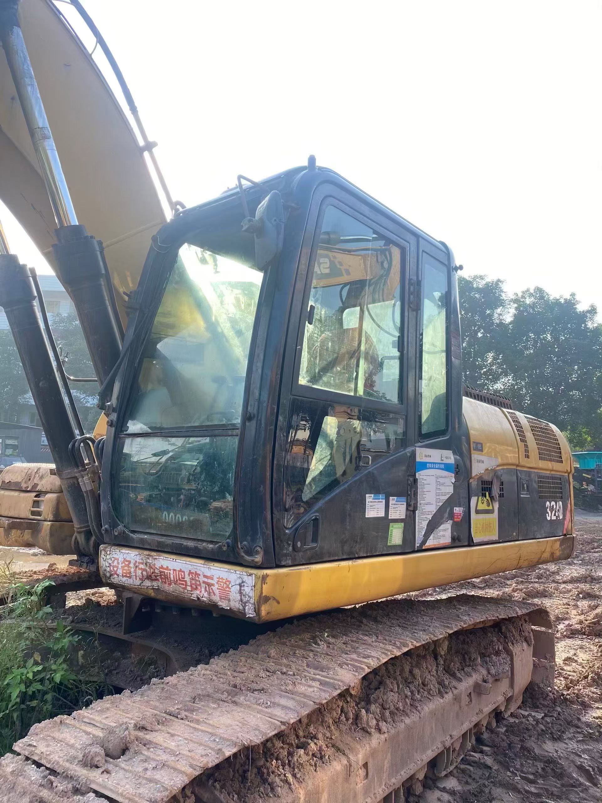 Buy Caterpillar 324D Used Excavator / 4