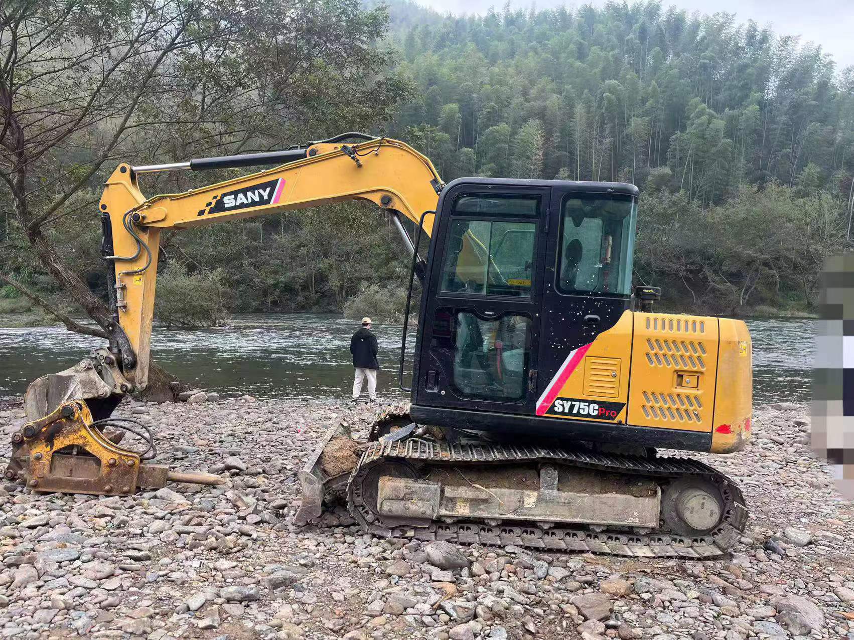 Buy Sany SY75 Used Excavator / 9