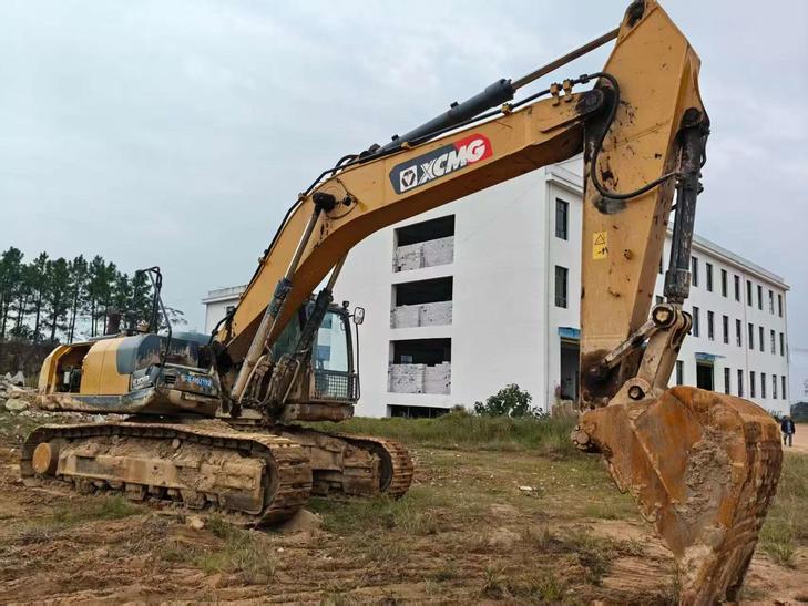 Buy XCMG XE370 Used Excavator / 1