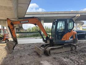 Buy Doosan DH60 Used Excavator / 2 Buy Doosan DH60 Used Excavator / 2