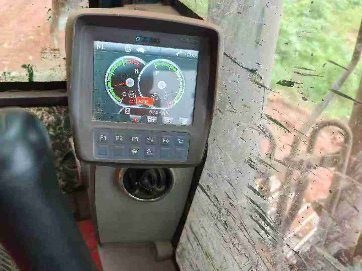 Buy XCMG XE135B Used Excavator / 3