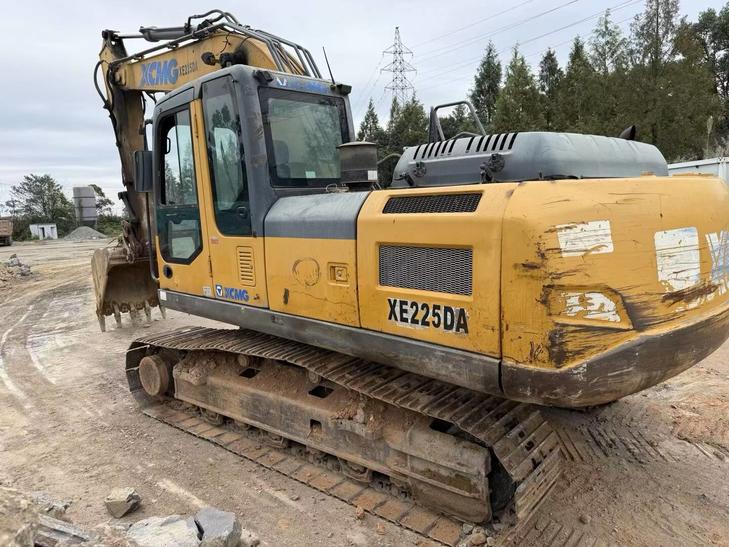 Buy XCMG XE200 Used Excavator / 1
