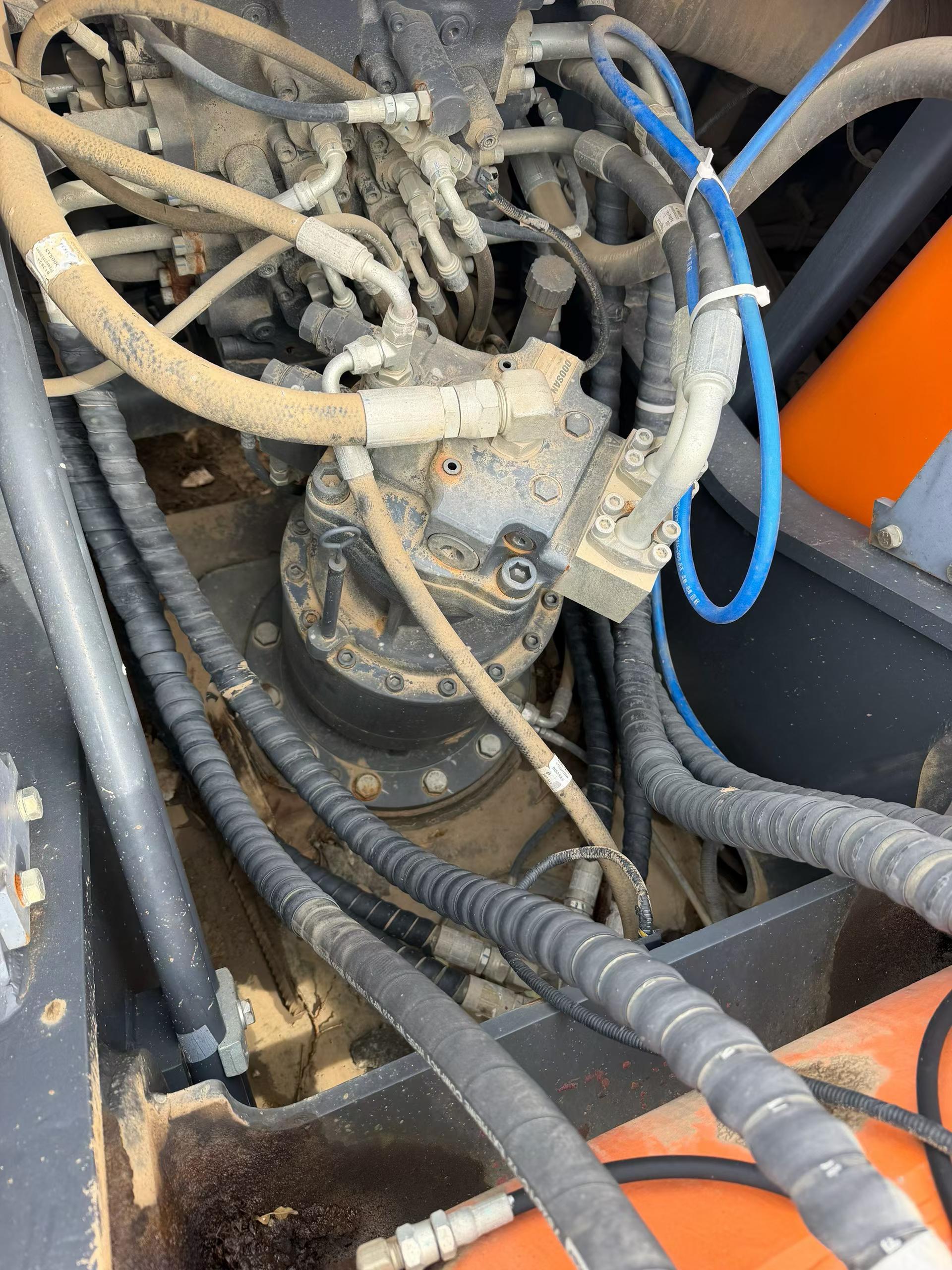 Buy Doosan DH215-7 Used Excavator / 2