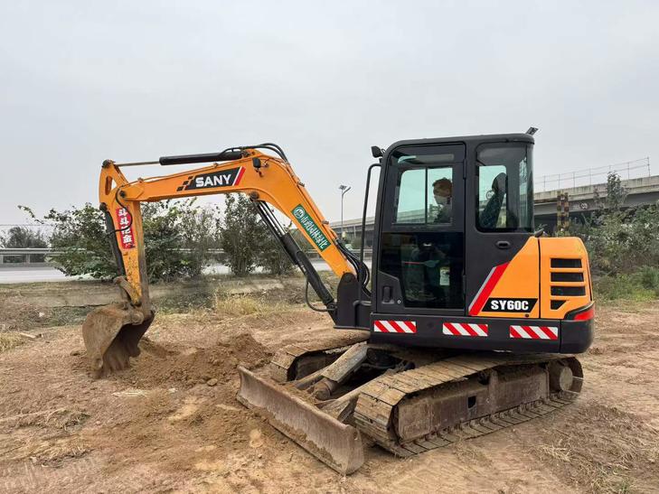 Buy Sany SY60 Used Excavator / 1