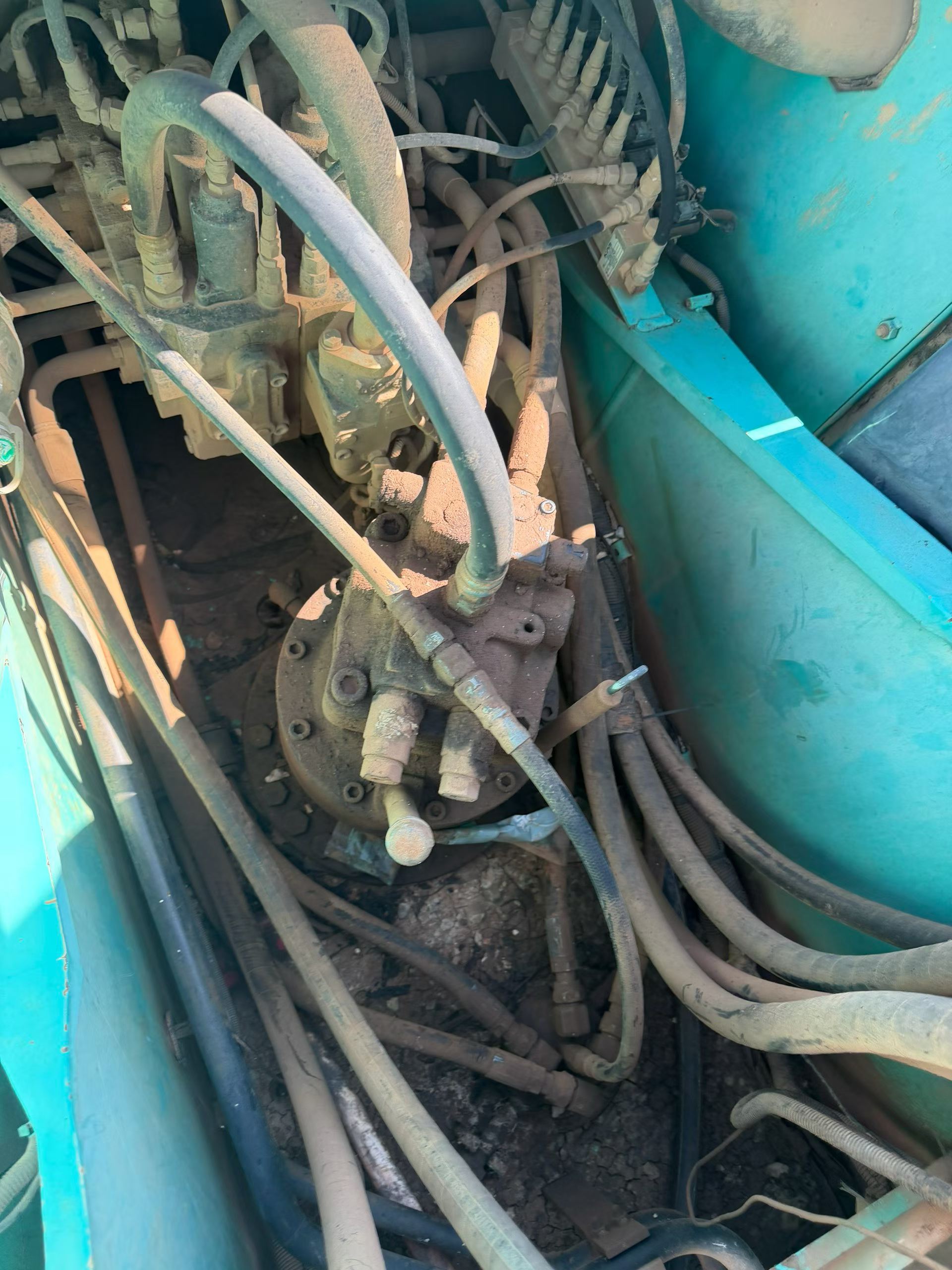 Buy Kobelco SK200-2 Used Excavator / 4