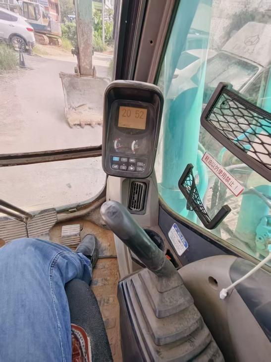 Buy Kobelco SK200-11 Used Excavator / 1