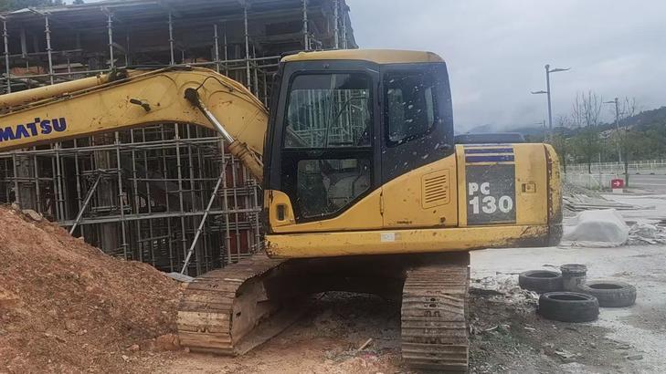 Buy Komatsu PC130-7 Used Excavator / 1