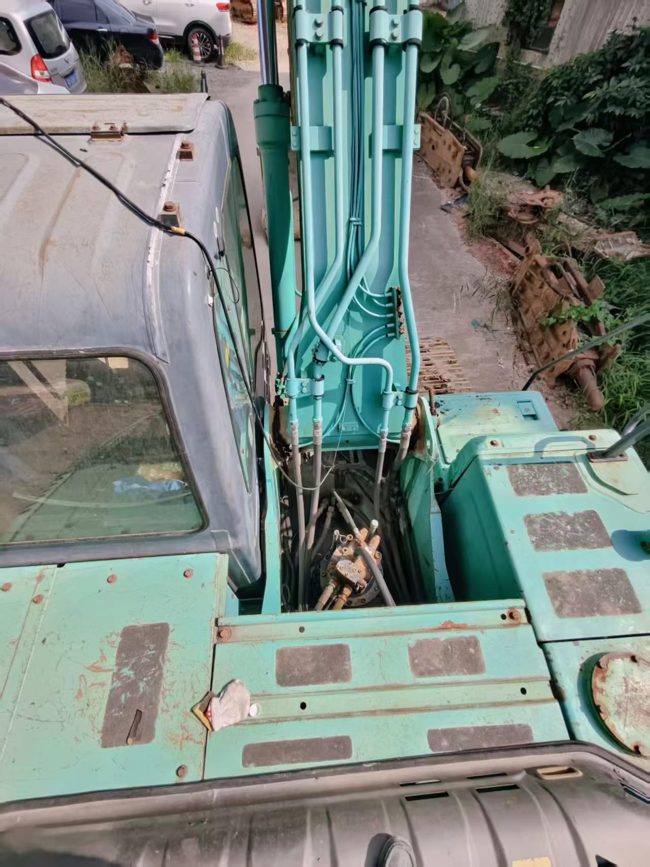 Buy Kobelco SK200-11 Used Excavator / 4