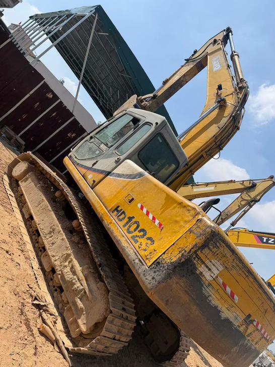Buy Kato Used Excavator / 1