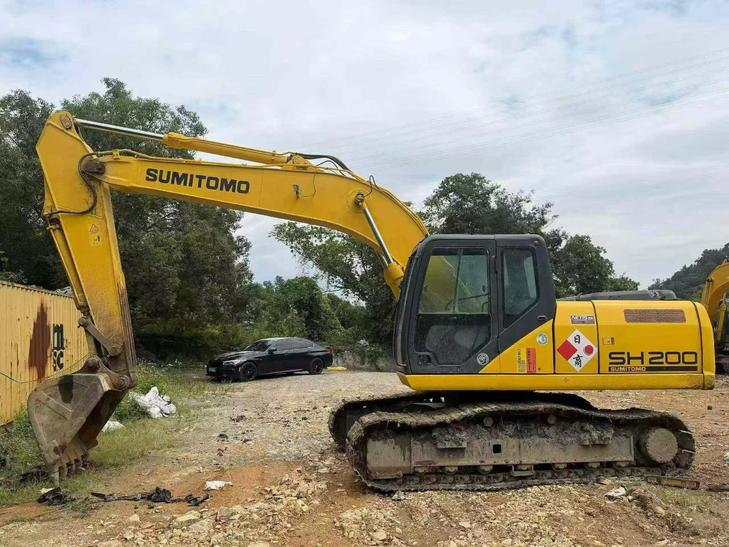 Buy Sumitomo SH200A5 Used Excavator / 1