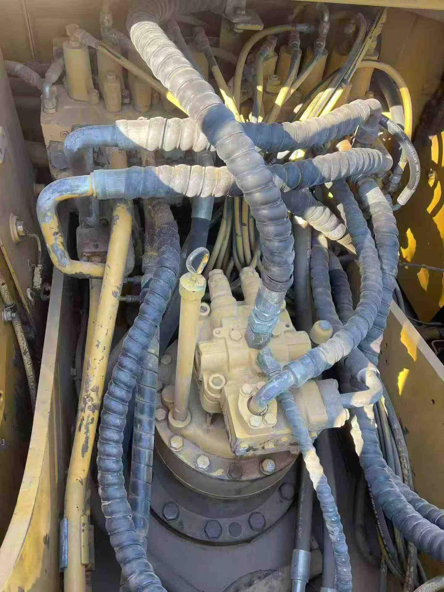 Buy Caterpillar 320D Used Excavator / 8