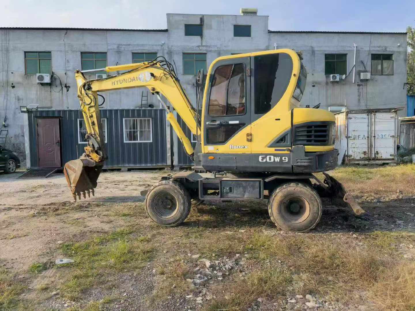 شراء حفارة Hyundai R60-9 مستعملة / 8