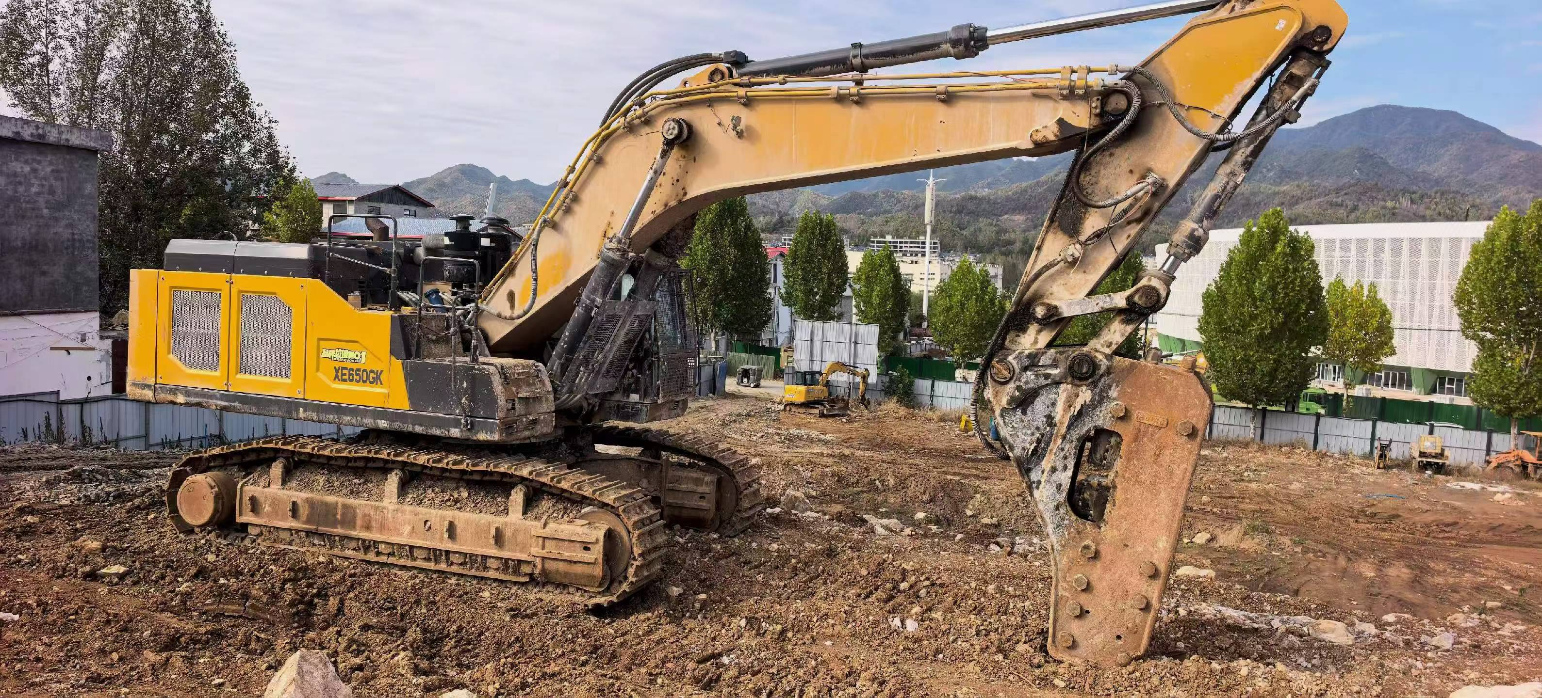 Buy XCMG XE650DP Used Excavator / 3