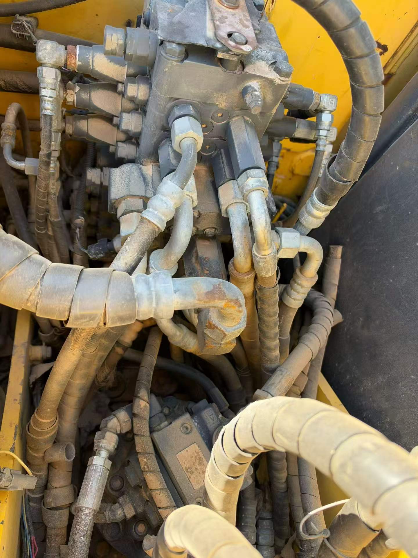 Buy Komatsu PC60 Used Excavator / 9
