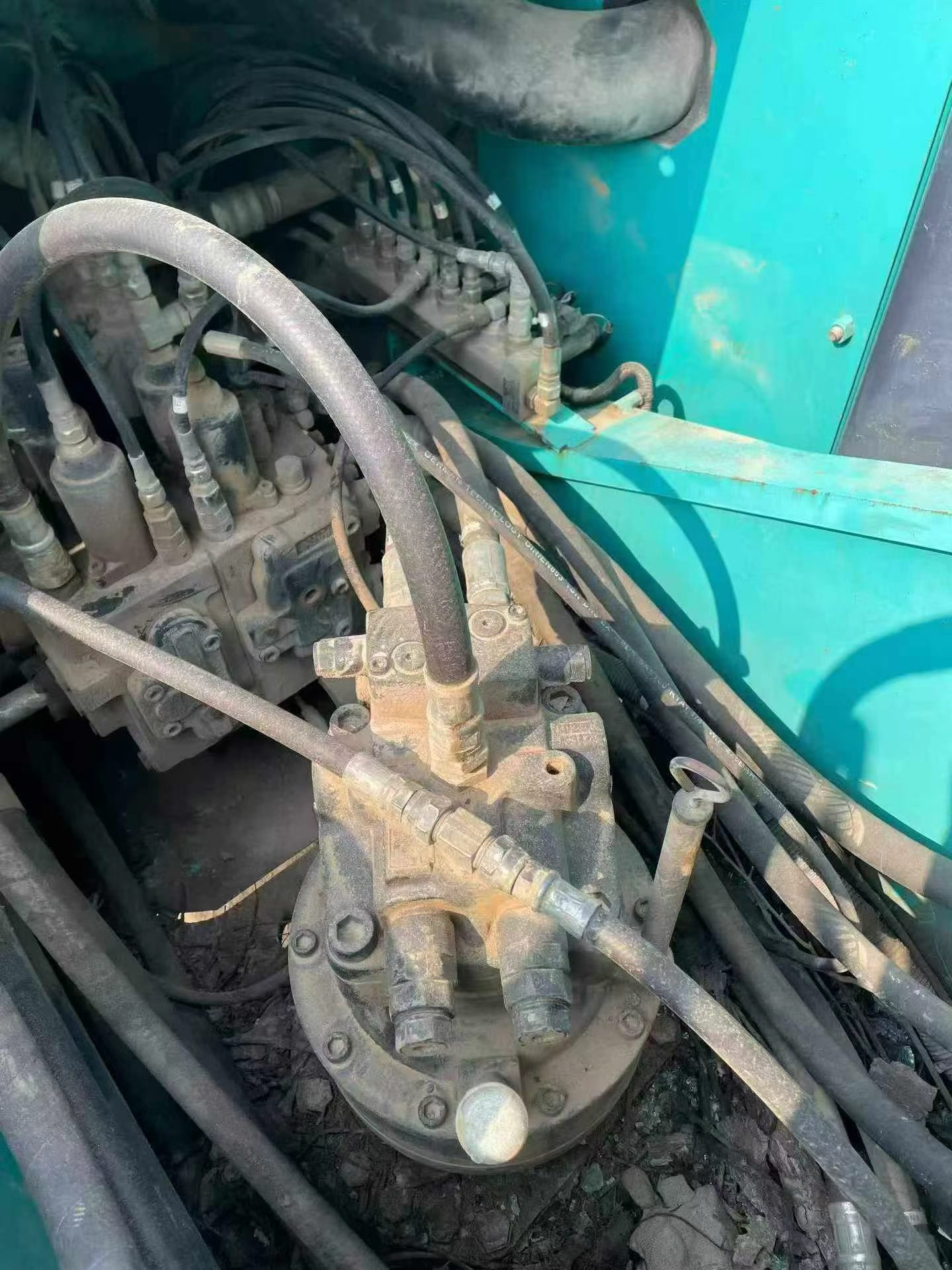 Buy Kobelco SK210 Used Excavator / 5