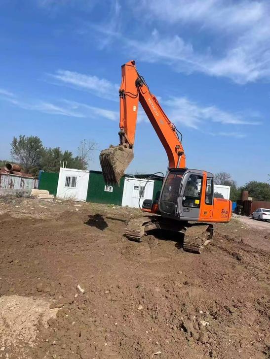 Buy Hitachi ZX130H Used Excavator / 1