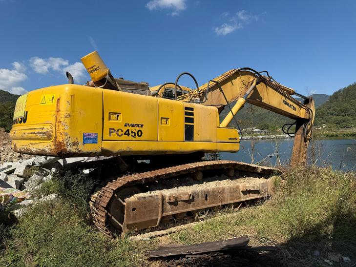 Buy Komatsu PC450-6 Used Excavator / 1