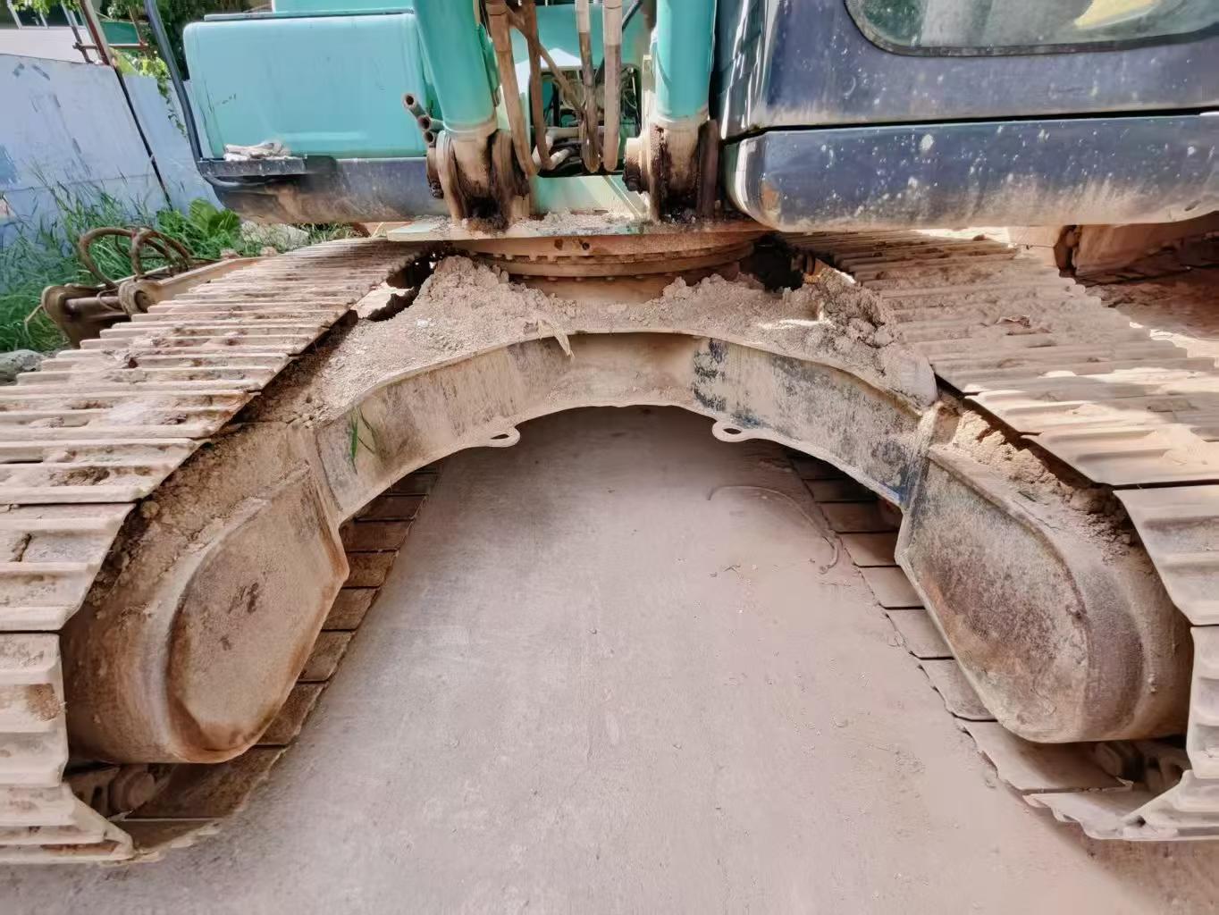 Buy Kobelco SK200-11 Used Excavator / 2