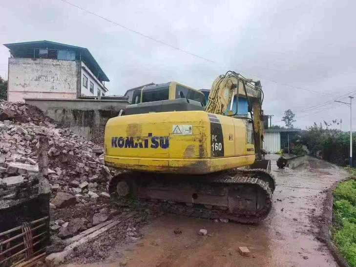 Buy Komatsu PC110-7 Used Excavator / 1