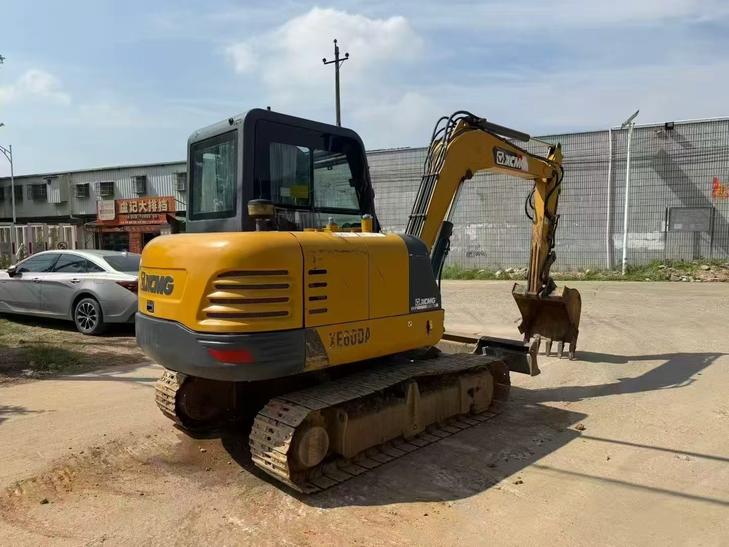 Buy XCMG XE60 Used Excavator / 1