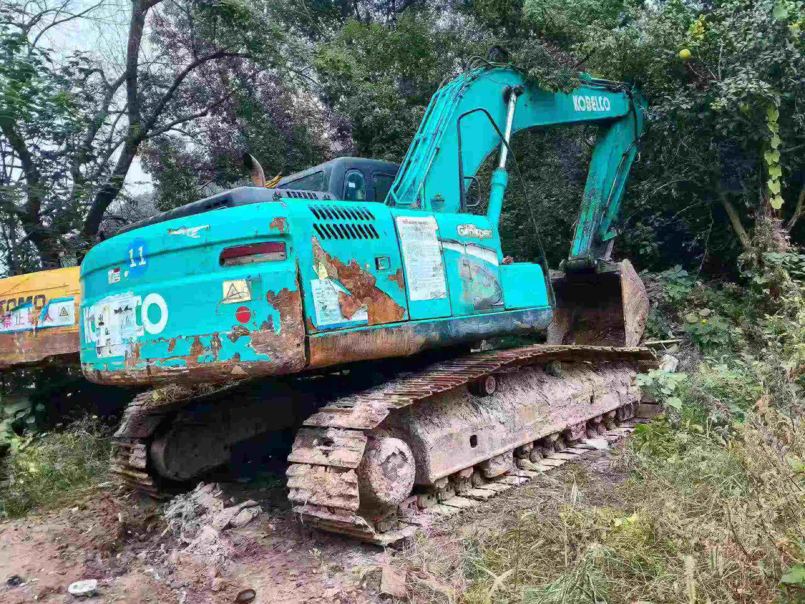 Buy Kobelco SK210 Used Excavator / 6