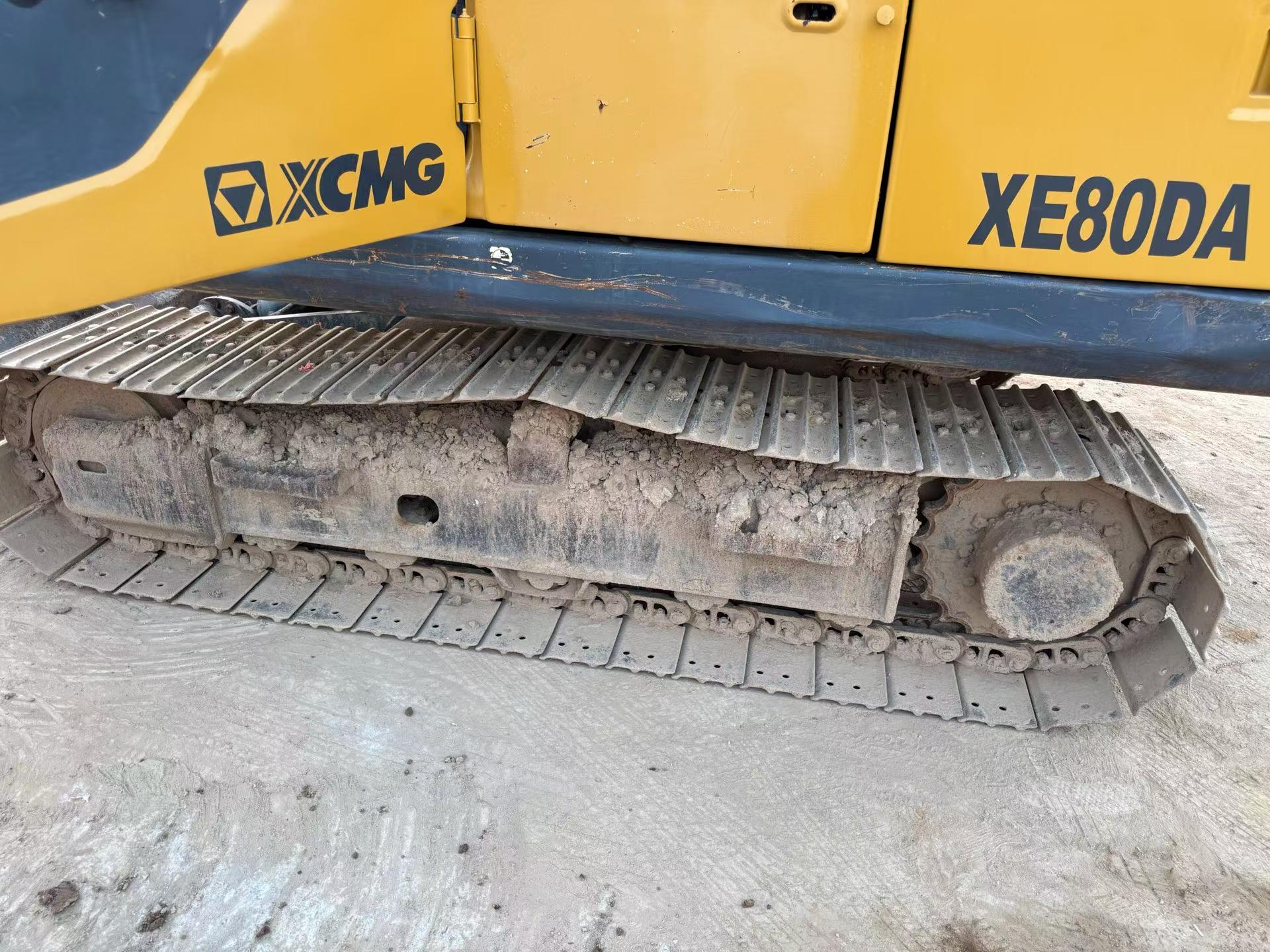 Compre Escavadeira XCMG XE80 Usada / 5