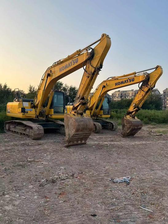 Buy Komatsu Used Excavator / 1