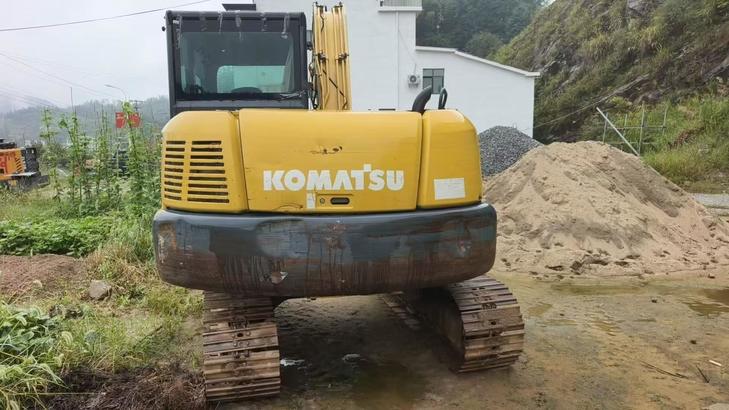 Buy Komatsu PC60 Used Excavator / 1
