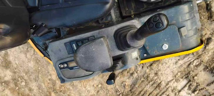 Buy Hyundai R17-9VS Used Excavator / 1