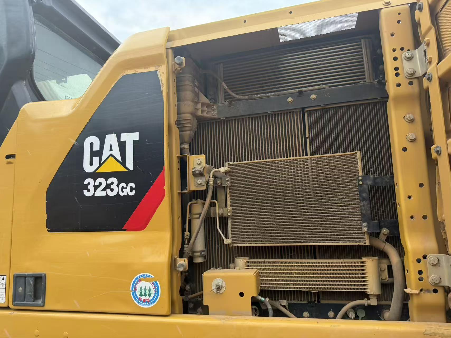 Buy Caterpillar 320A Used Excavator / 6