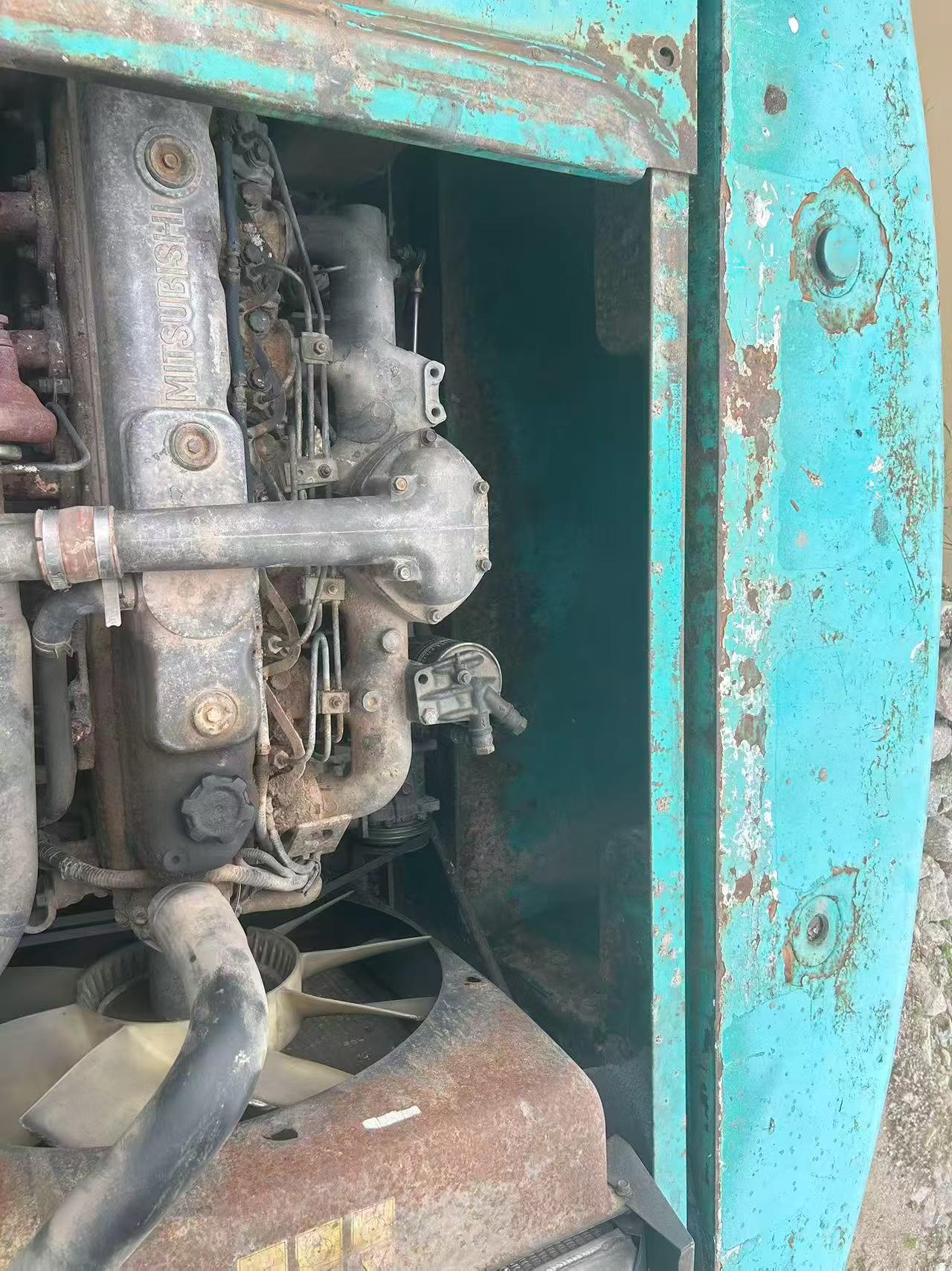 Buy Kobelco SK200-2 Used Excavator / 4