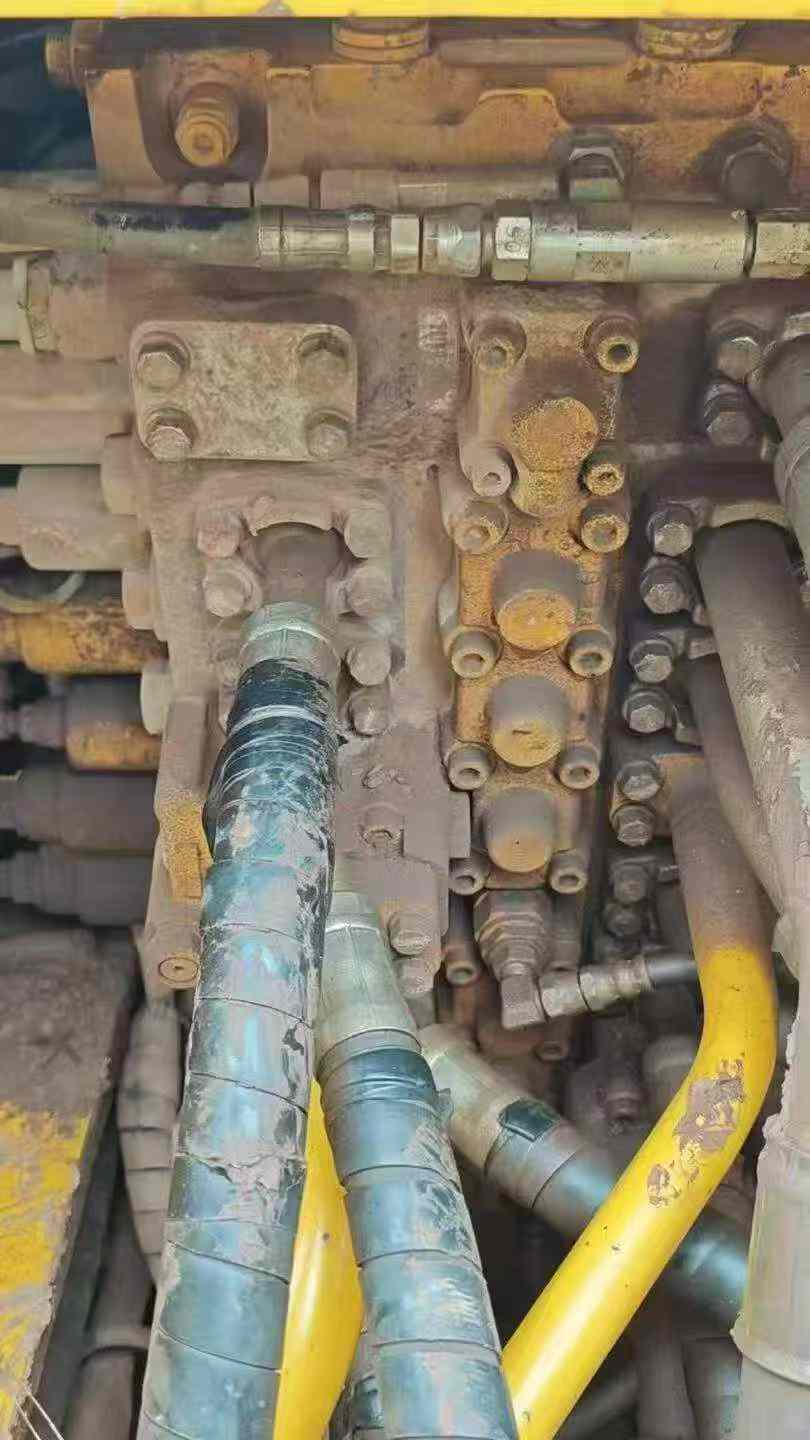 Buy Komatsu Used Excavator / 3