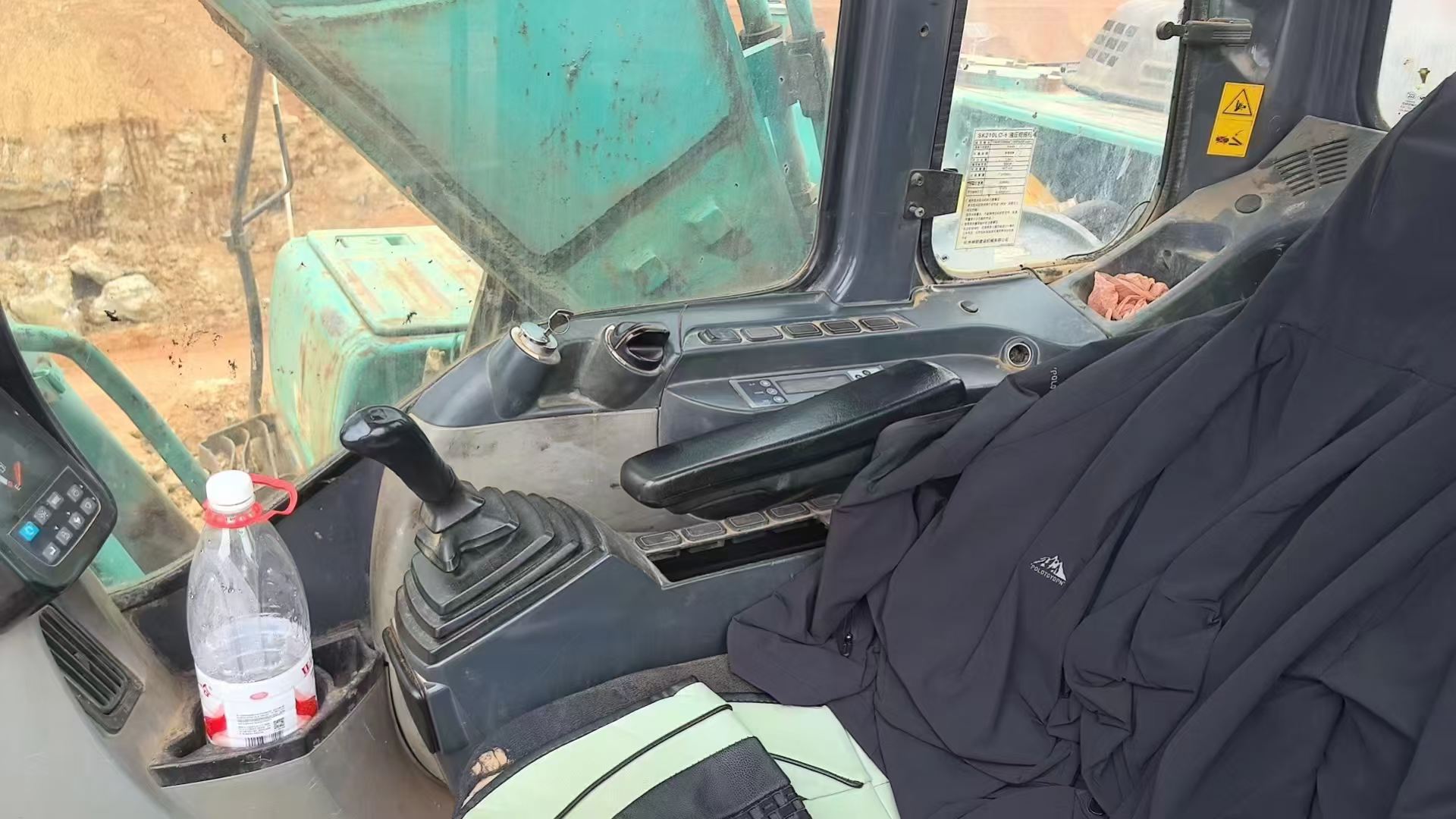 Buy Kobelco SK210-6 Used Excavator / 4