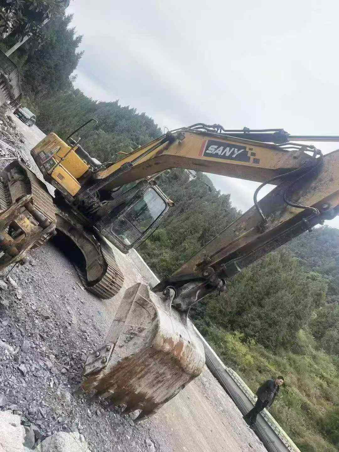 Buy Sany SY205C Used Excavator / 3