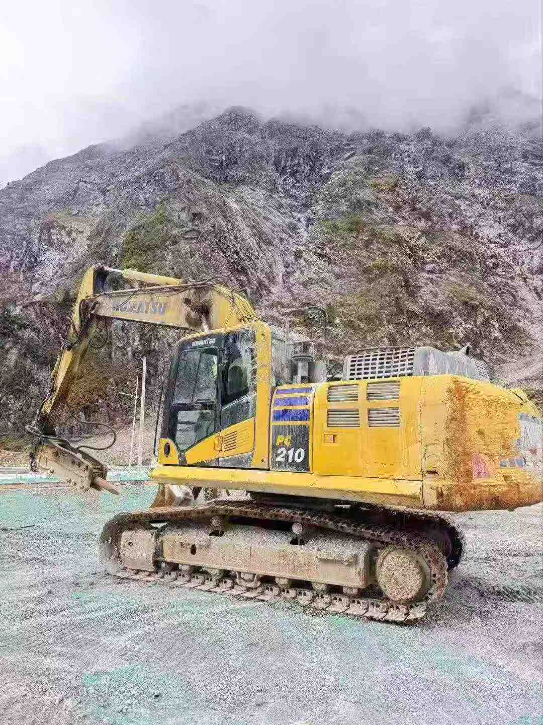 Buy Komatsu PC210 Used Excavator / 5