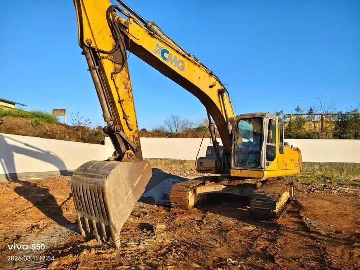 Buy XCMG XE215 Used Excavator / 1